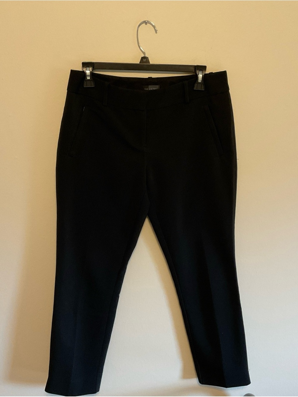The Limited Black Cropped Tailored Ankle Pants size 6 zip front pockets